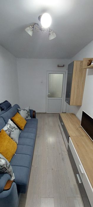 Închiriez apartament cu 2 camere decomandat în zona Neptun