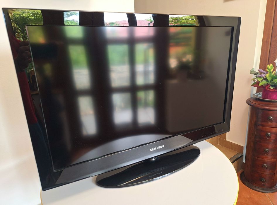 Televizor led Samsung, Diag.82 cm
