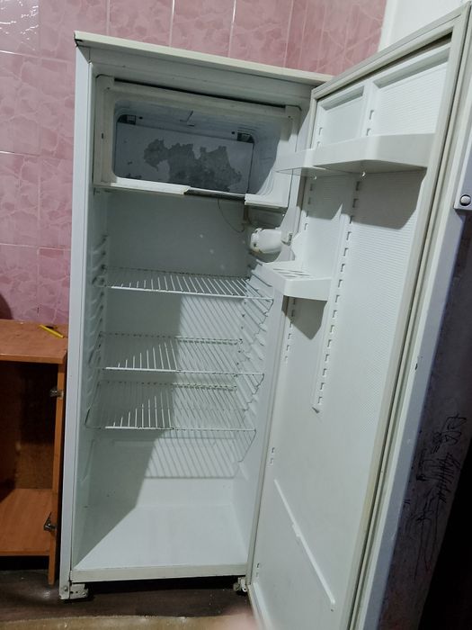 Продам холодильник за 10000тг