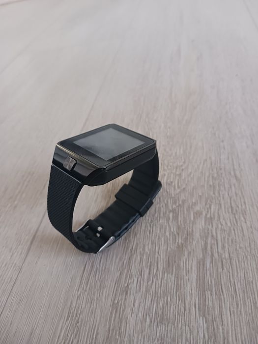 Смарт Часовник запазен чисто нов
