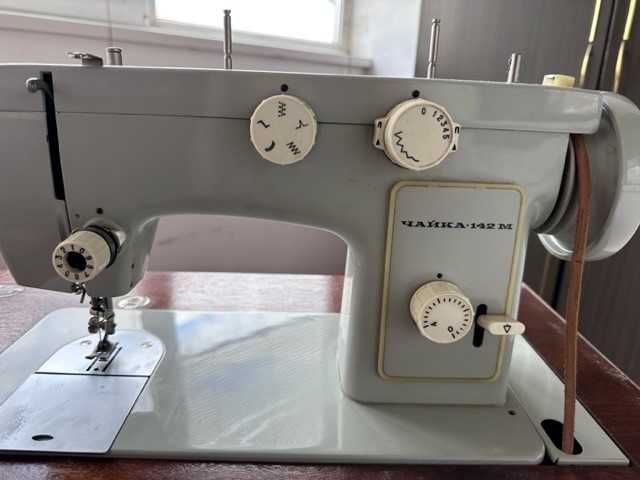 Швейная машинка Чайка 142 М