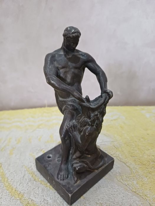Продам статуэтки ссср.