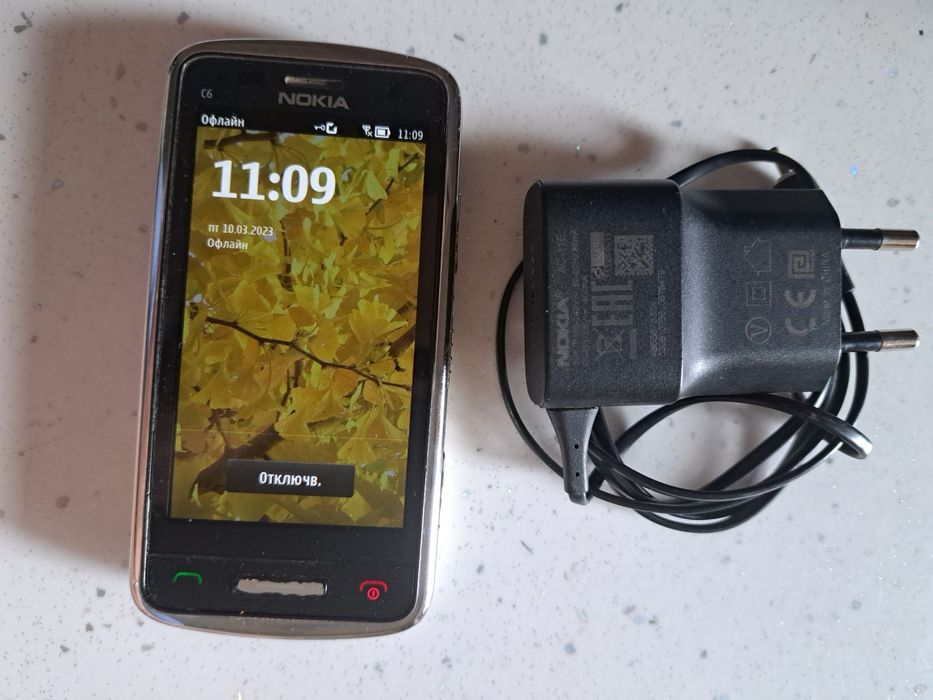 Nokia C6-01 телефон