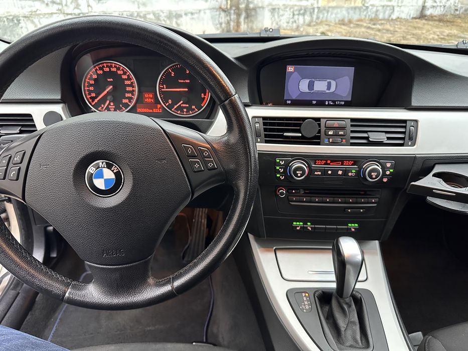 Bmw E90 facelift 318 Automat