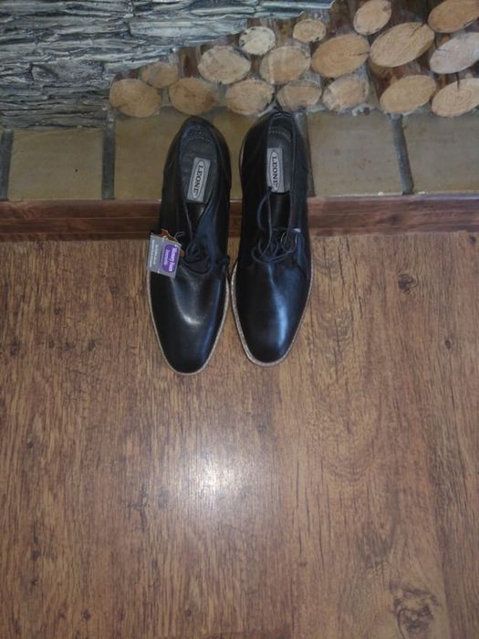 Продам кожаные ботинки