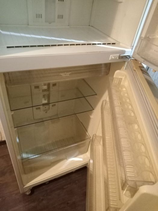 Продам холодильник