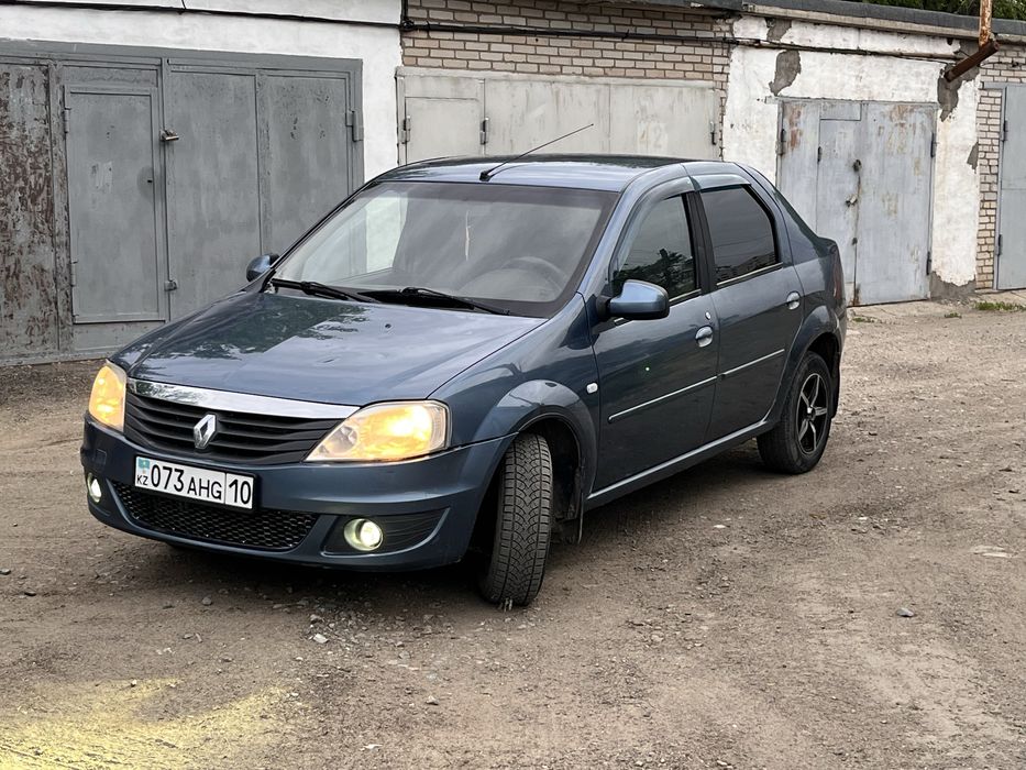Продам рено логан 2013 автомат