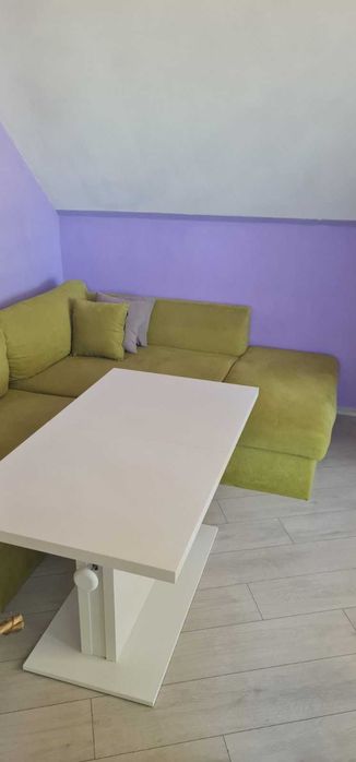 Ъглов диван с маса