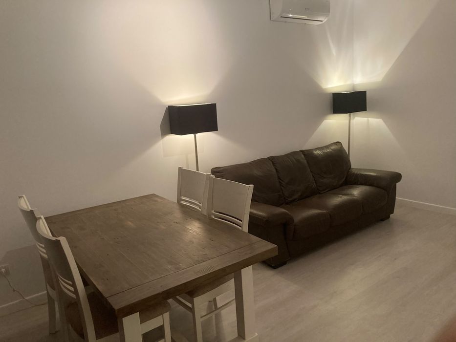 Inchiriez apartament