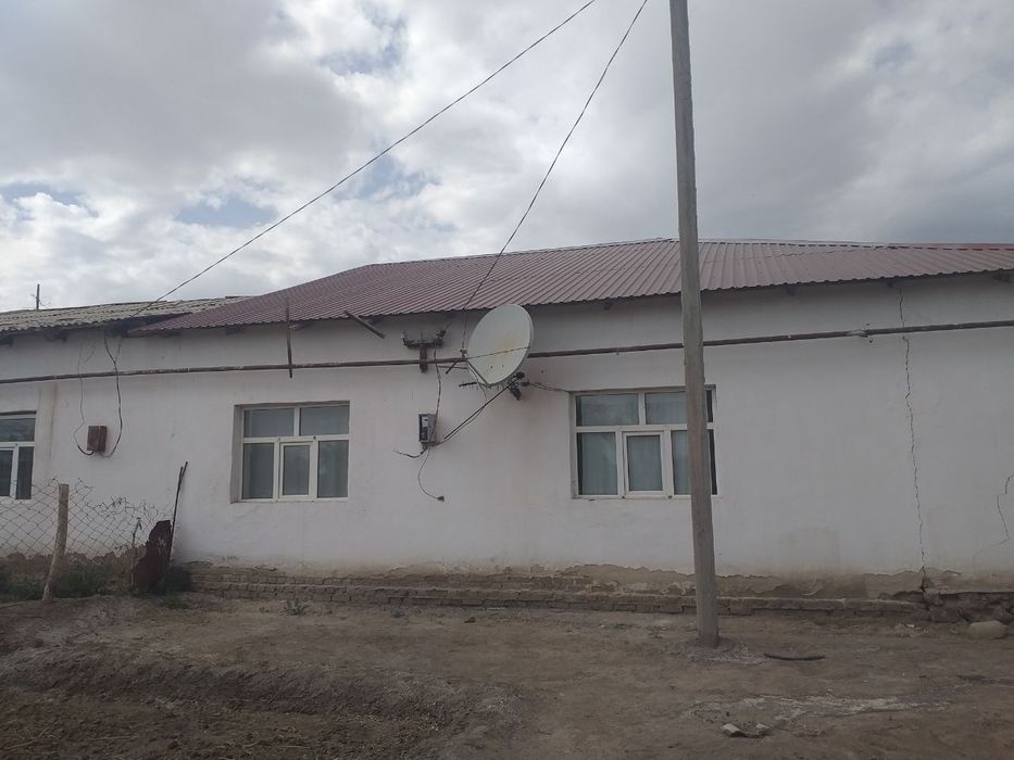 Срочна уй сатылады бахасы келисимли