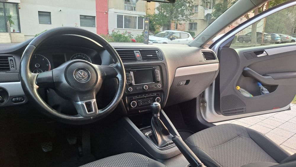 Vand Vw Jetta An 2012