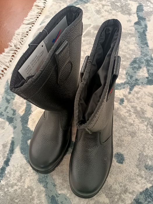 Спецобувь сатылады