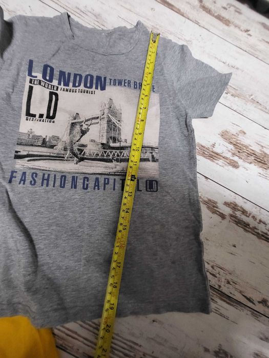 Марков лот две тениски и дънкови панталонки 134см. за 10лв.