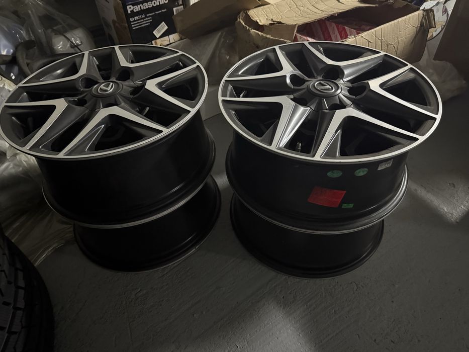 Продам комплект дисков Lexus
