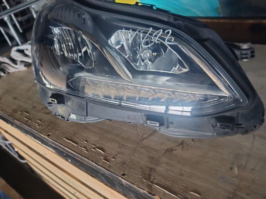 Десен фар за Мерцедес w212 face