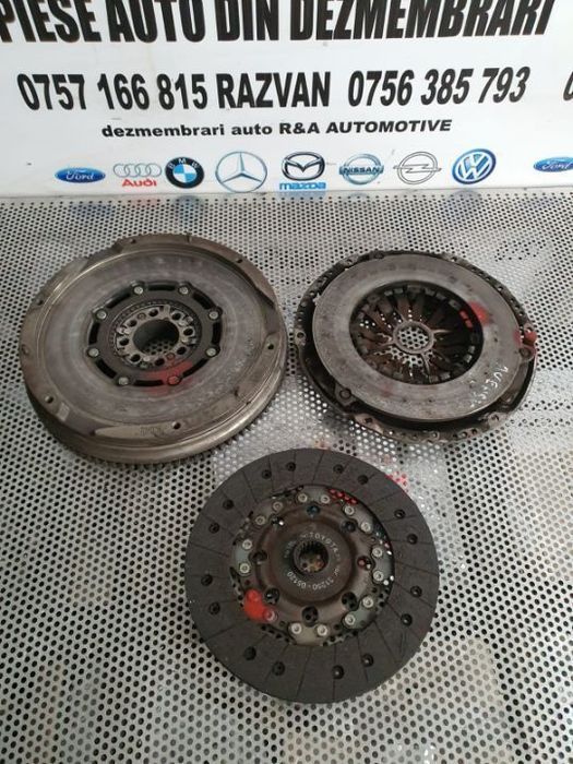 Kit Ambreiaj Volanta Masa Dubla Toyota Avensis Rav 4 2.2 Diesel 177 Cp 6+1 Trepte