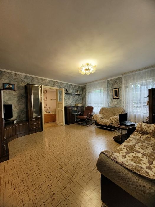 Продается 4 комнатный дом в 14 микрорайоне!