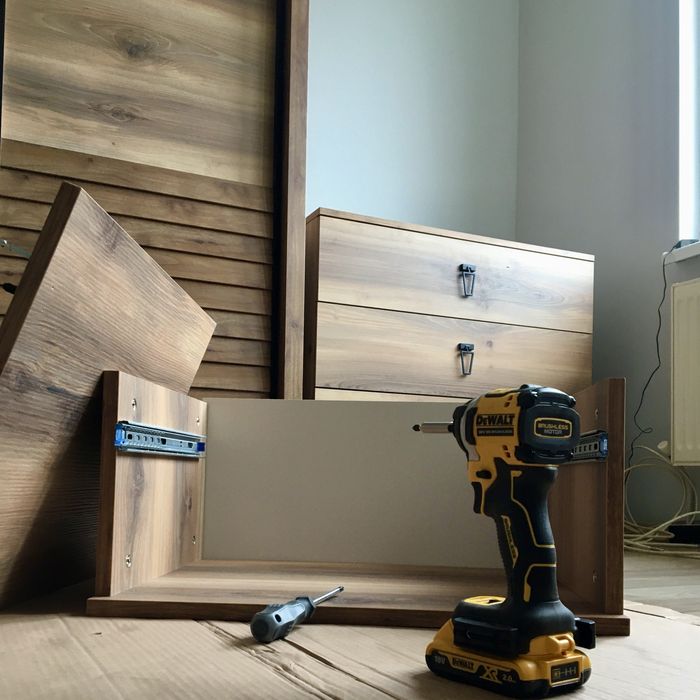 • Монтаж На Мебели •