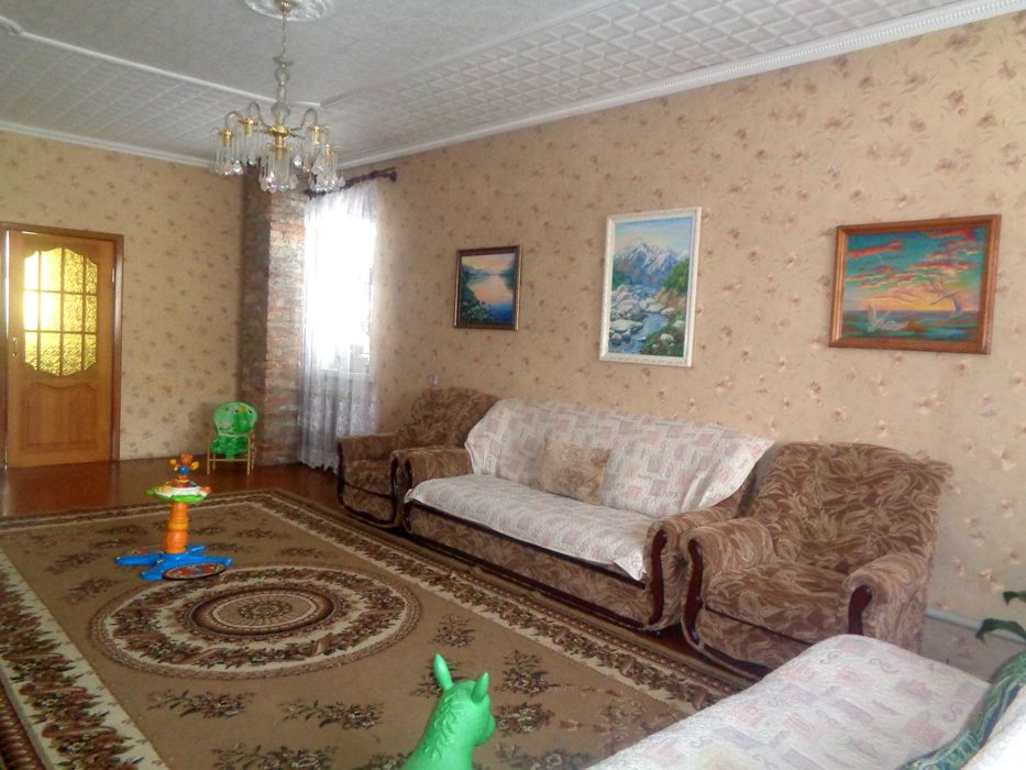 продам двухэтажный дом