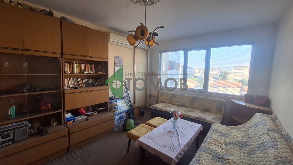 Двустаен апартамент с кухня в кв. Опълченски