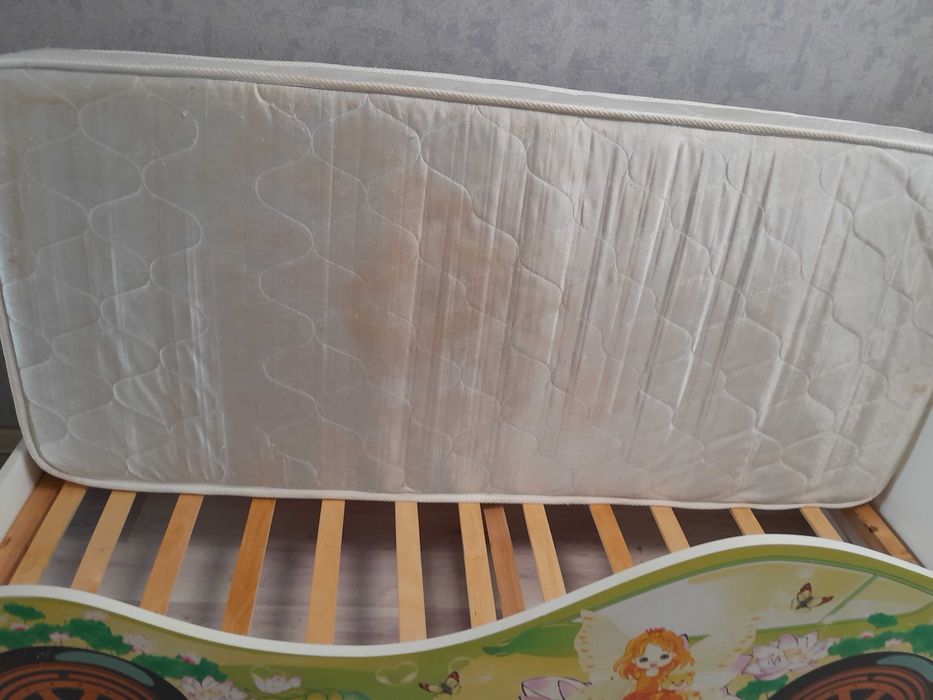 Продам кровать детскую