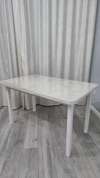 Продам стол в отличном состоянии