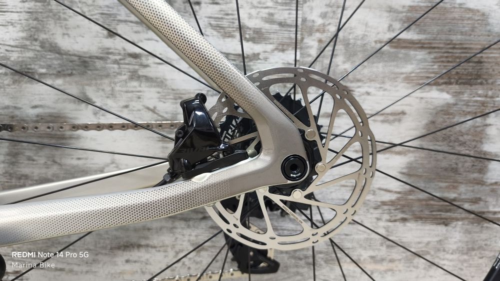 НОВ карбонов шосеен велосипед Argon 18 Equation SRAM Rival AXS DT Swiss | M