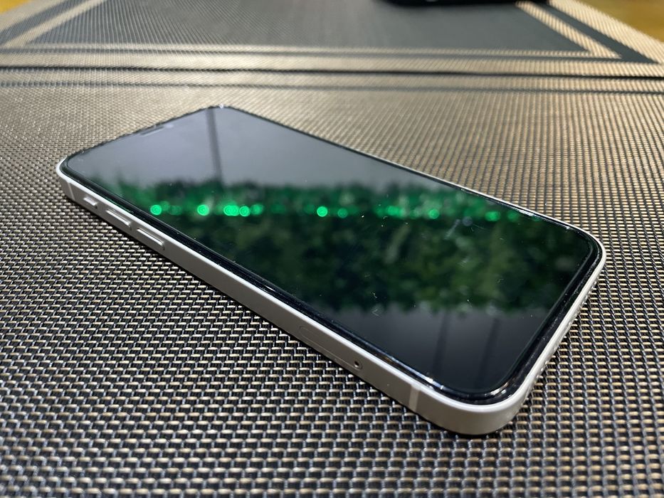 Apple Iphone 12 / 64