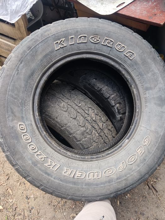 Продам шины б/у,