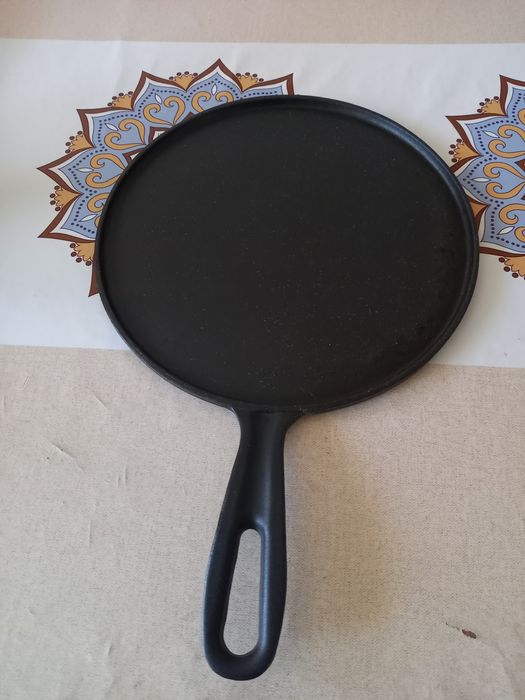 Продам чугунную  блиницу