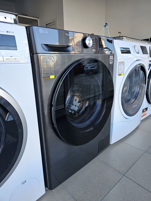 Комбинирана пералня със сушилня LG ThinQ