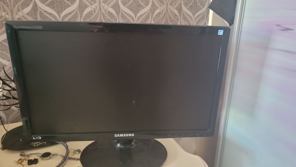 Монитор самсунг продаётся