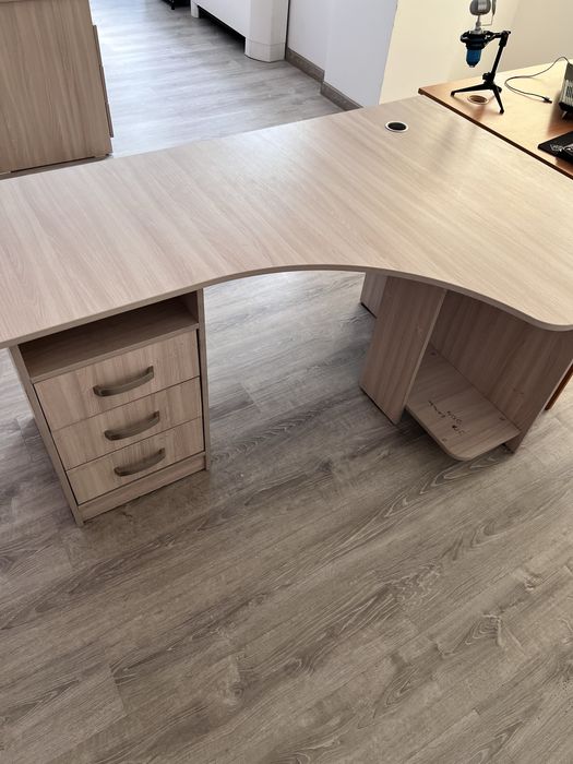 Офисные столы, рабочий стол