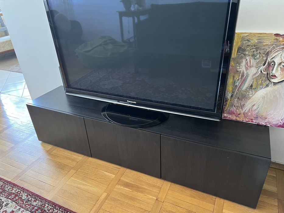 Телевизионен шкаф от ИКЕА