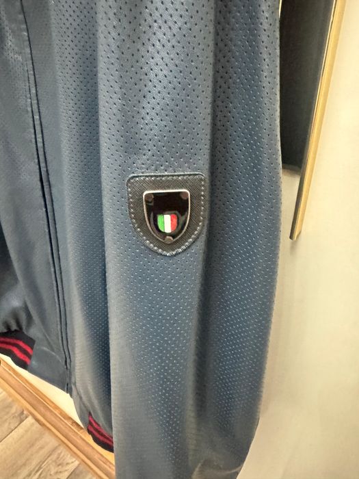 Продам кожанную куртку 48/50