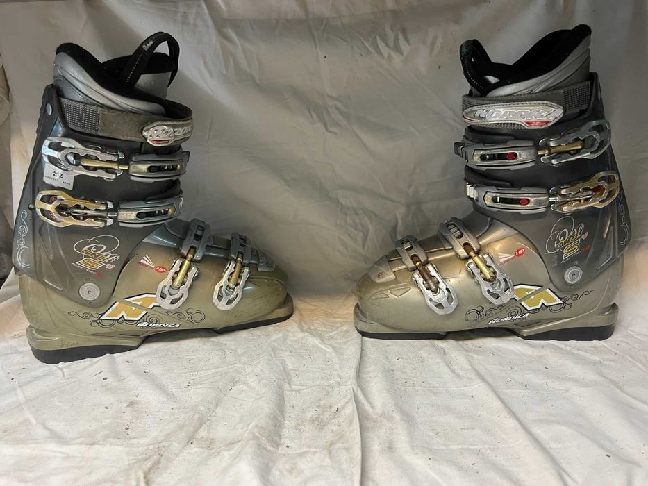 Clapari ski schi Nordica ONE S W marime EUR:39 Mondo:25.5