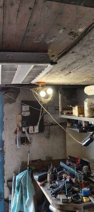 Продам гараж на две машины..