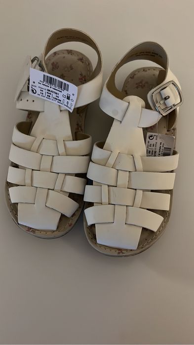 Продам сандали новые