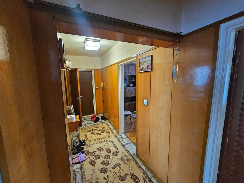 Тристаен Апартамент - Русе/Чародейка - Юг