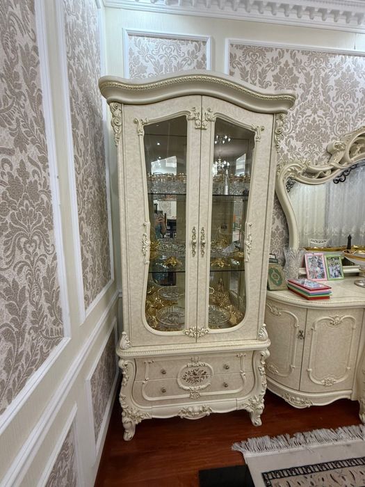 Гарнитура для гостинной и холла