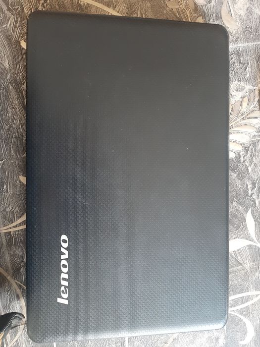 Лаптоп леново на