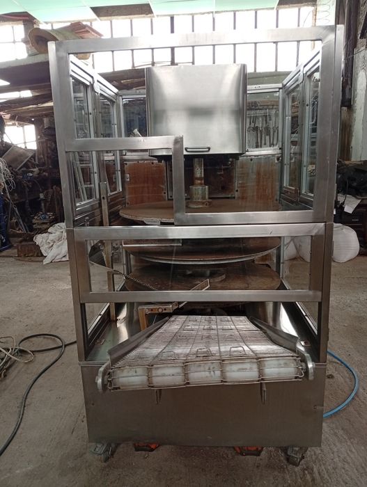 Продавам хлебопекарна машина