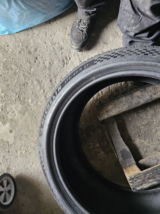 2 anvelope vara 275 40 21 Michelin Runflat 2022