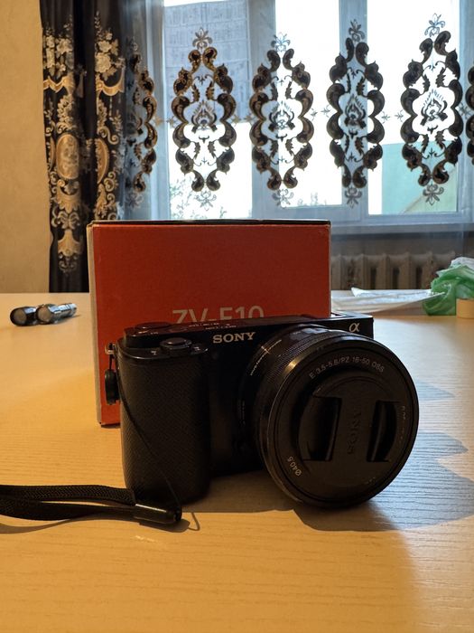 Видеокамера Sony ZVE10