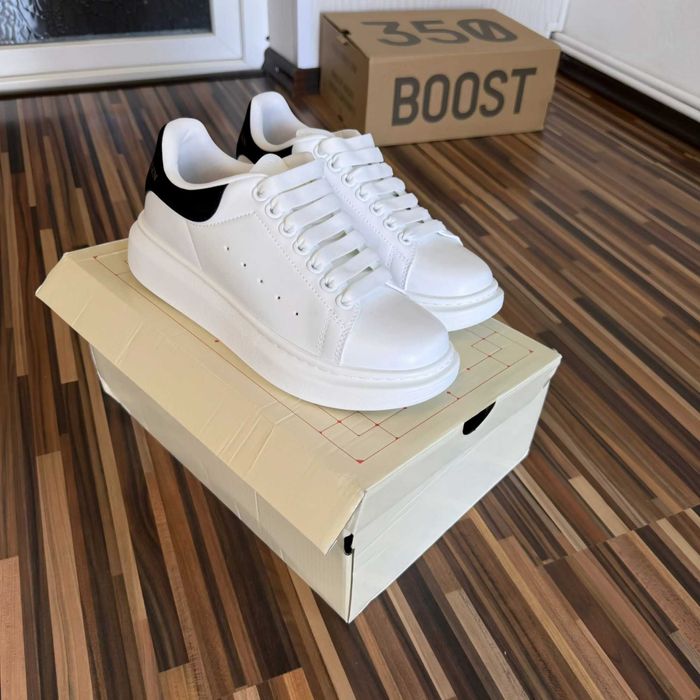 Adidasi Alexander McQueen Black/White Velvet