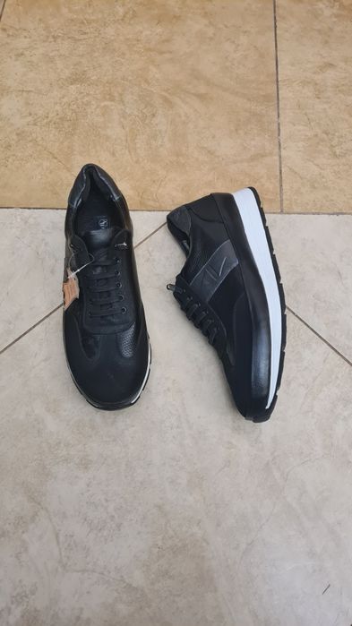 Кроссовки кожаные Alben,новые