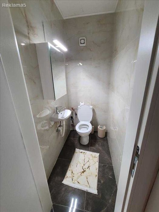 Дава се под наем Двустаен апартамент в Бургас, Център - 60 кв.м за 229.5 € - Снимка #3