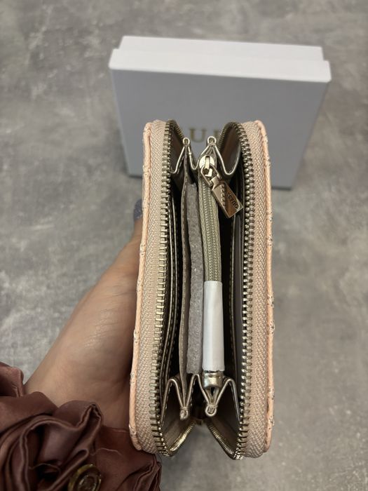 Оригинален портфейл на Guess