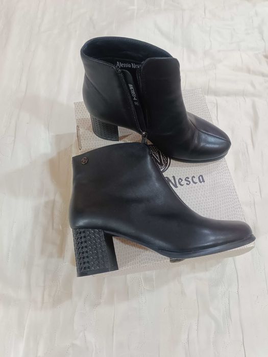 Продаю ботиночки кожанные