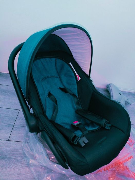 Vând cărucior 3 în 1 pt copii